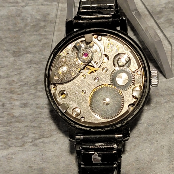 Vintage Out of Time Bubble Glass NYC & Flying Robot Transformer Wristwatch - Picture 7 of 10